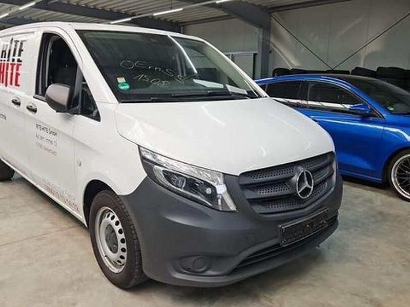 Weiß Gebraucht 2020 Mercedes Vito Van / Kleinbus | 15.999 € (Superpreis) - Bild 1/4