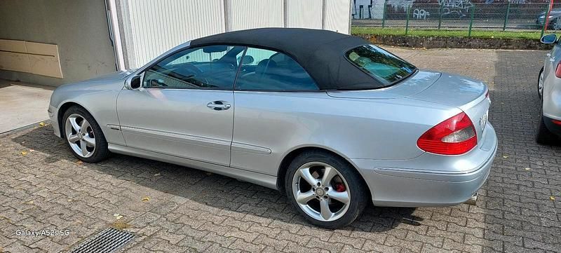 Silber Gebraucht 2008 Mercedes CLK200 Cabrio | 10.750 € (Fairer Preis) - Bild 1/4