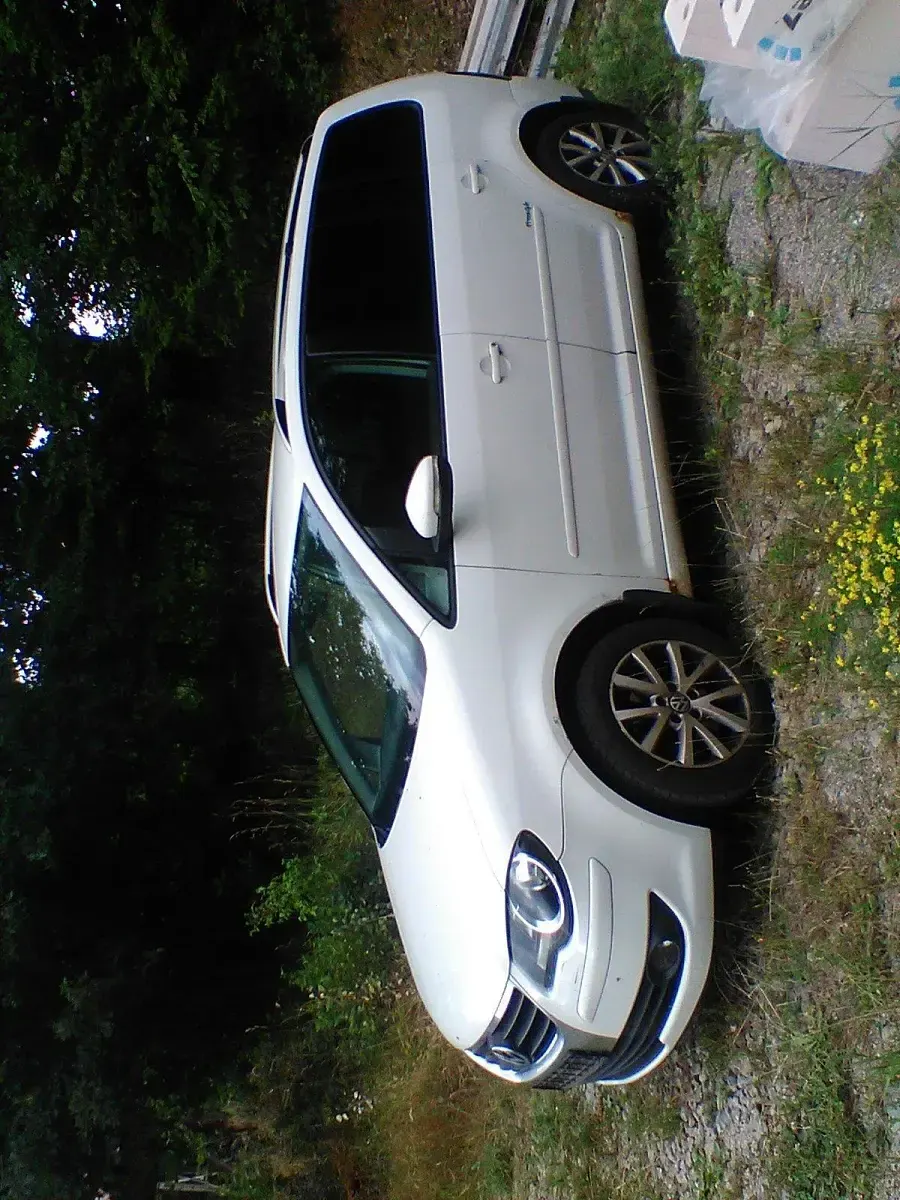 Gebraucht VW Touran 140 PS (102 kW) 2010 Weiß Van / Kleinbus