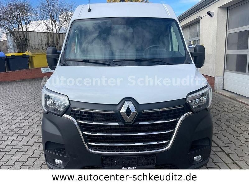 Gebraucht Renault Master Komfort 179 PS (131 kW) 2021 Weiß Van / Kleinbus