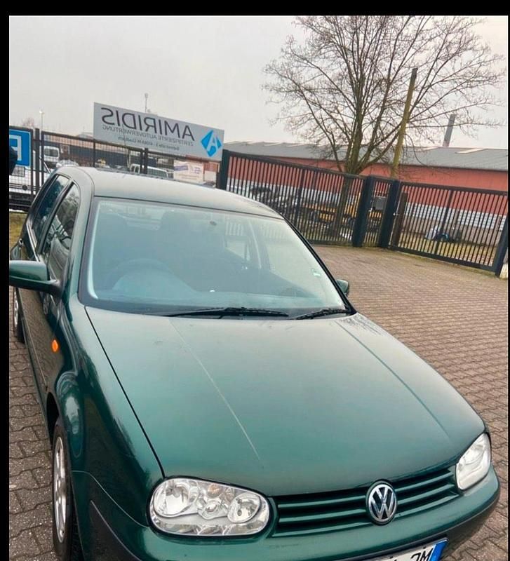 Grün Gebraucht 1998 VW Golf IV Limousine | 2.100 € (Etwas zu teuer) - Bild 1/4