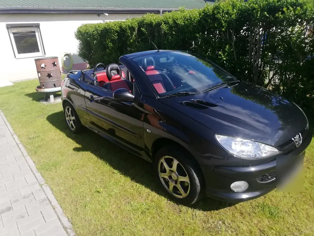 Gebraucht Peugeot 206 CC 109 PS (80 kW) 2005 Schwarz Cabrio