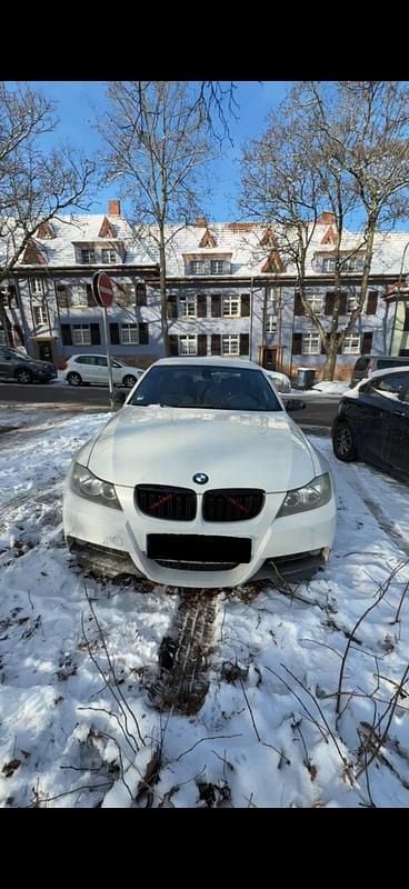 Weiß Gebraucht 2006 BMW 320 M Sport Limousine | 6.000 € (Etwas zu teuer) - Bild 1/4