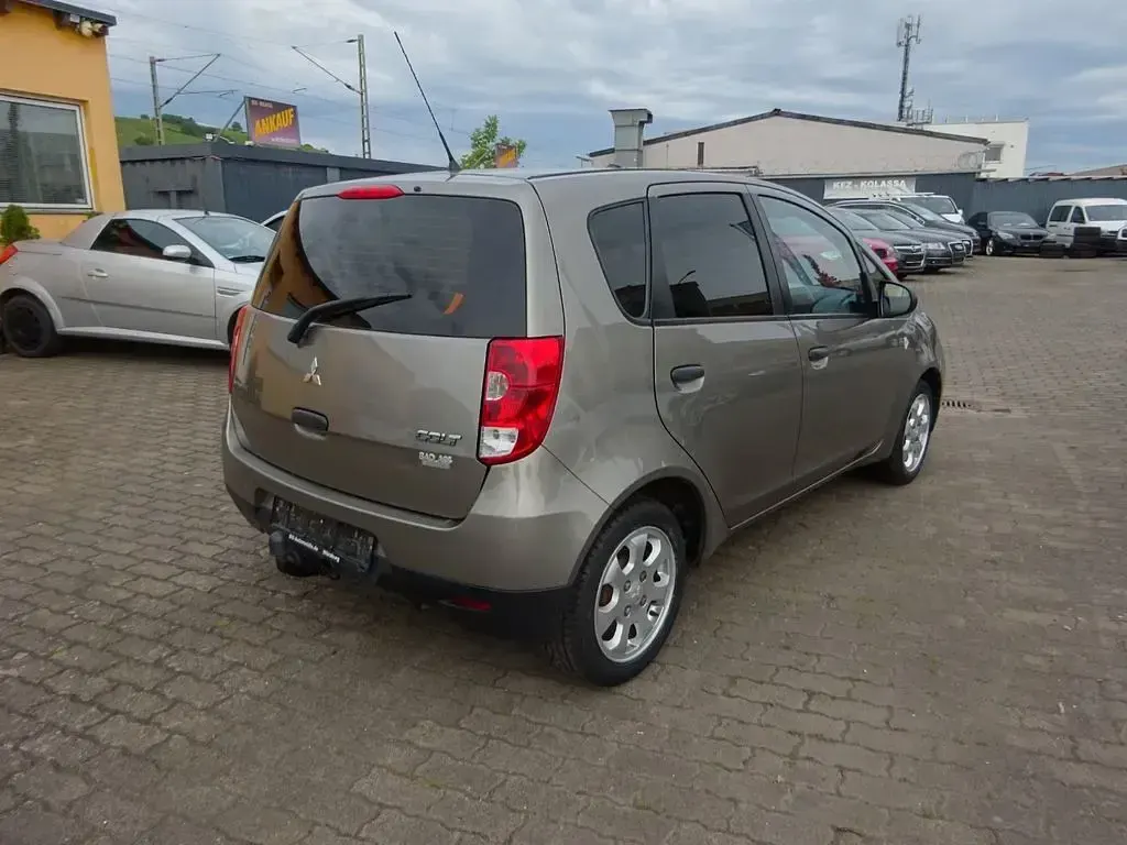 Gebraucht Mitsubishi Colt 75 PS (55 kW) 2010 Grau Kleinwagen