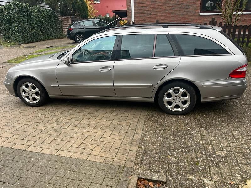 Silber Gebraucht 2005 Mercedes 280 Kombi | 4.000 € - Bild 1/4