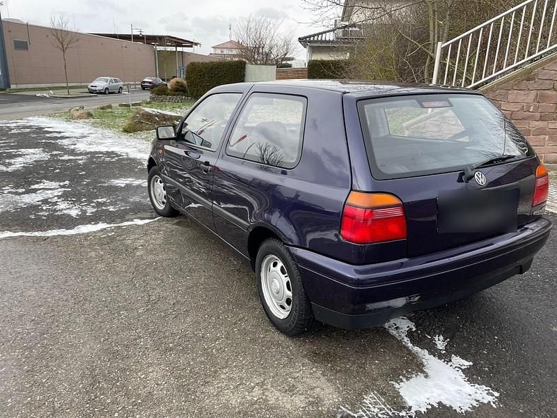 Gebraucht VW Golf 60 PS (44 kW) 1997 Blau Coupé