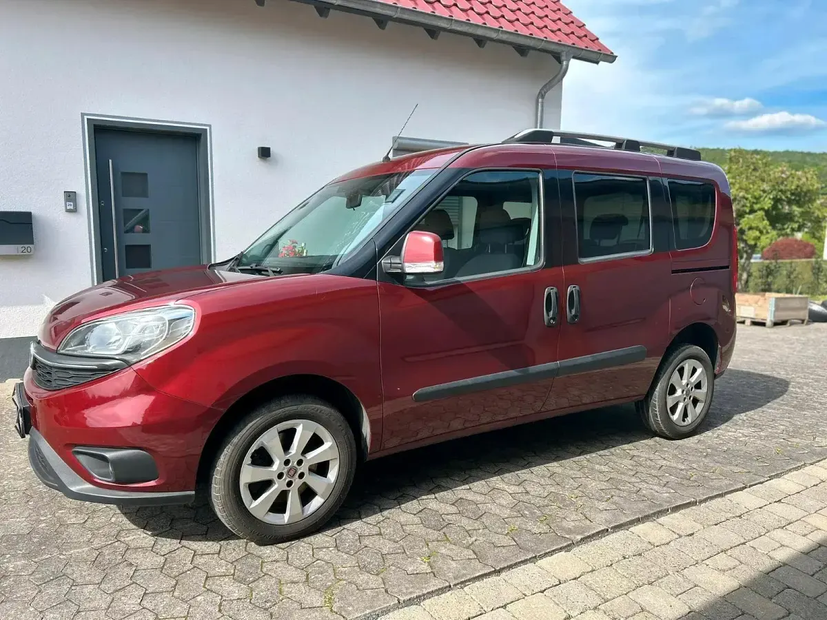 Gebraucht Fiat Doblò 120 PS (88 kW) 2015 Rot Van / Kleinbus