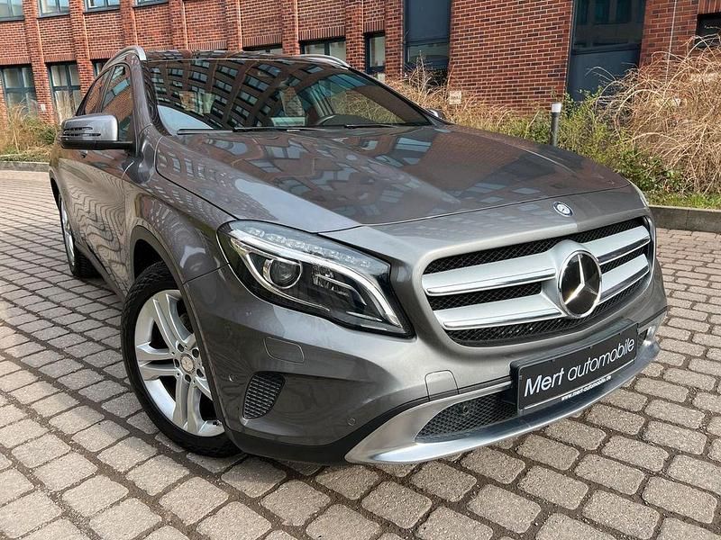 Gebraucht Mercedes GLA250 211 PS (155 kW) 2016 Mountaingrau (metallic) SUV