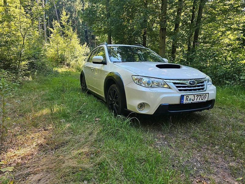 Weiß Gebraucht 2011 Subaru Impreza Kleinwagen | 4.855 € (Guter Preis) - Bild 1/4