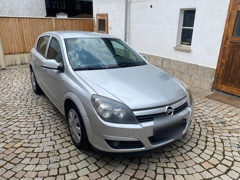 Silber Gebraucht 2006 Opel Astra Kleinwagen | 1.899 € (Guter Preis) - Bild 1/4
