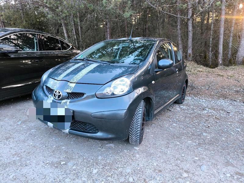 Gebraucht Toyota Aygo 68 PS (50 kW) 2005 Grau Kleinwagen