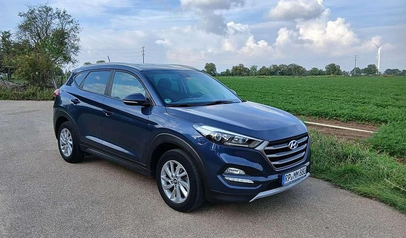 Blau Gebraucht 2017 Hyundai Tucson Trend SUV | 13.200 € (Fairer Preis) - Bild 1/4