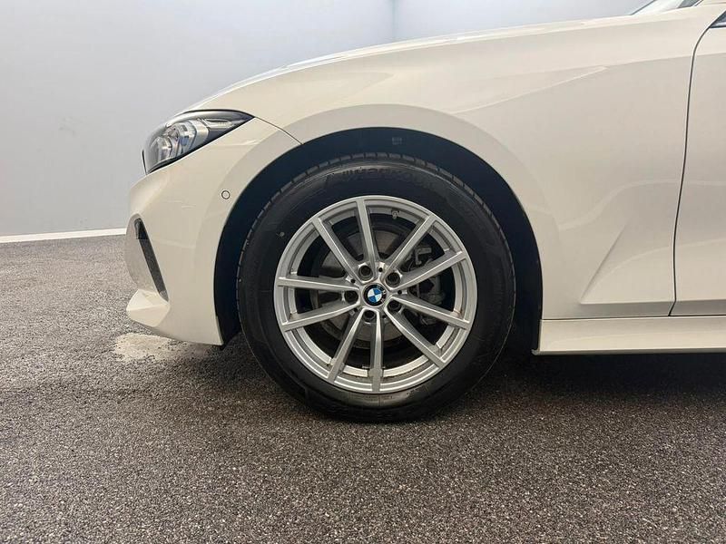 Gebraucht BMW 318 Performance 150 PS (110 kW) 2023 Weiß Limousine