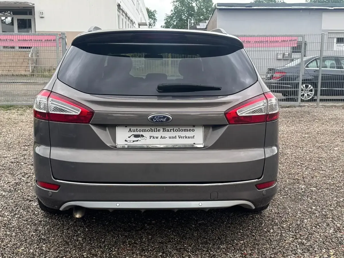 Gebraucht Ford Mondeo Champions Edition 160 PS (117 kW) 2012 Braun Kombi