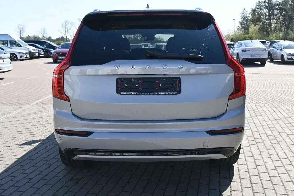 Gebraucht Volvo XC90 235 PS (172 kW) 2023 Silver dawn metallic SUV
