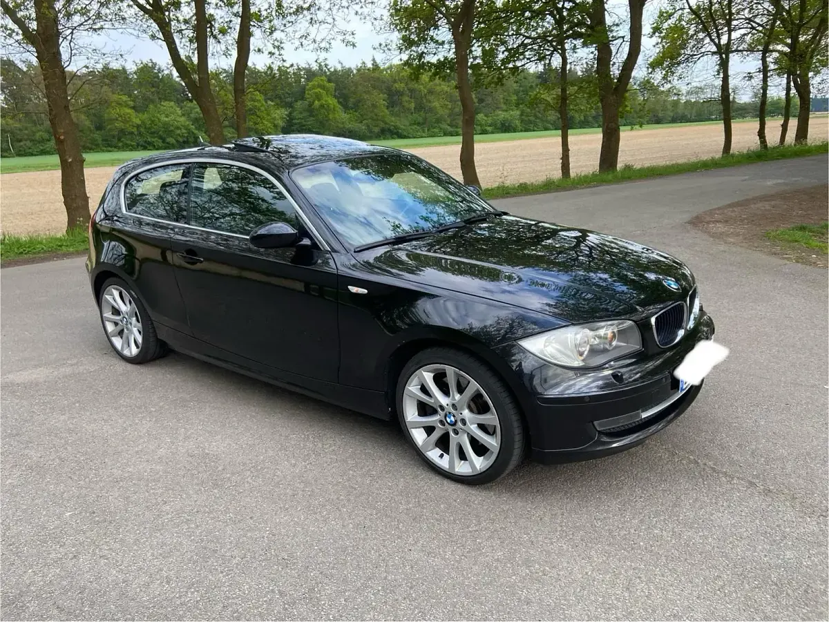 Second-hand BMW 123 204 CP (150 kW) 2008 Negru Hatchback