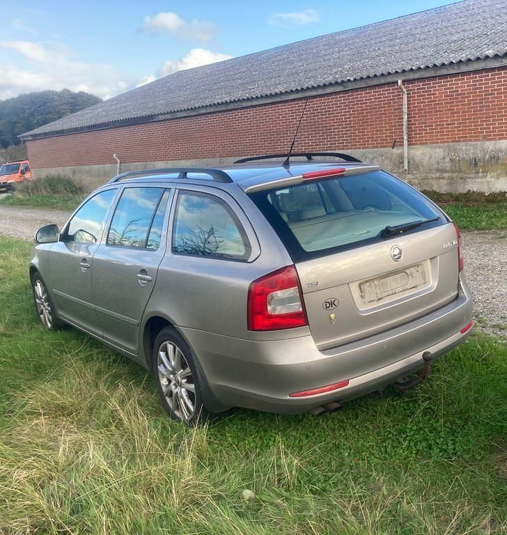 Second-hand Skoda Octavia Elegance 160 CP (117 kW) 2009 Bej Break