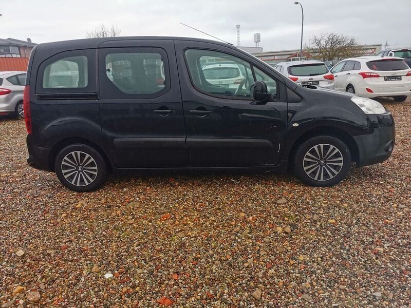 Gebraucht Peugeot Partner Tepee Active 92 PS (67 kW) 2014 Schwarz Van / Kleinbus