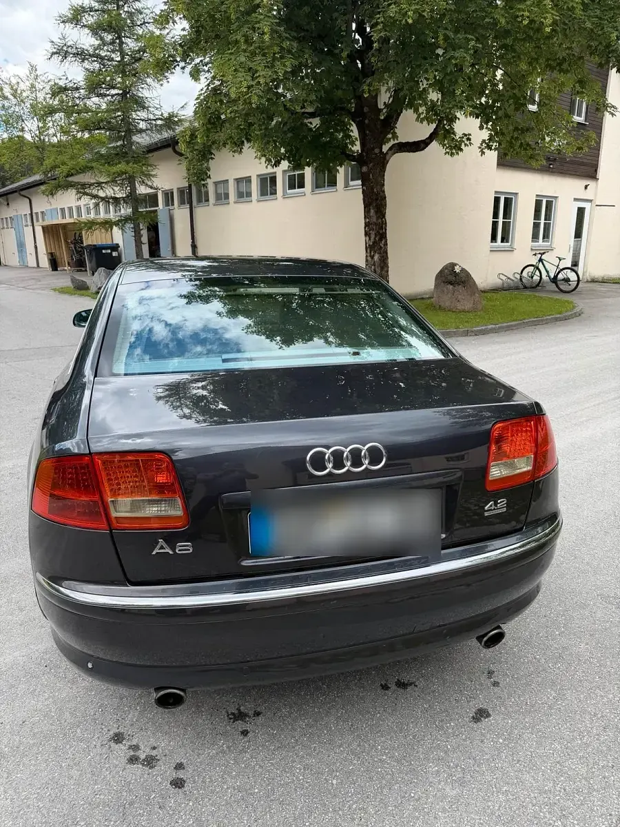 Gebraucht Audi A8 Comfort 320 PS (235 kW) 2002 Blau Limousine