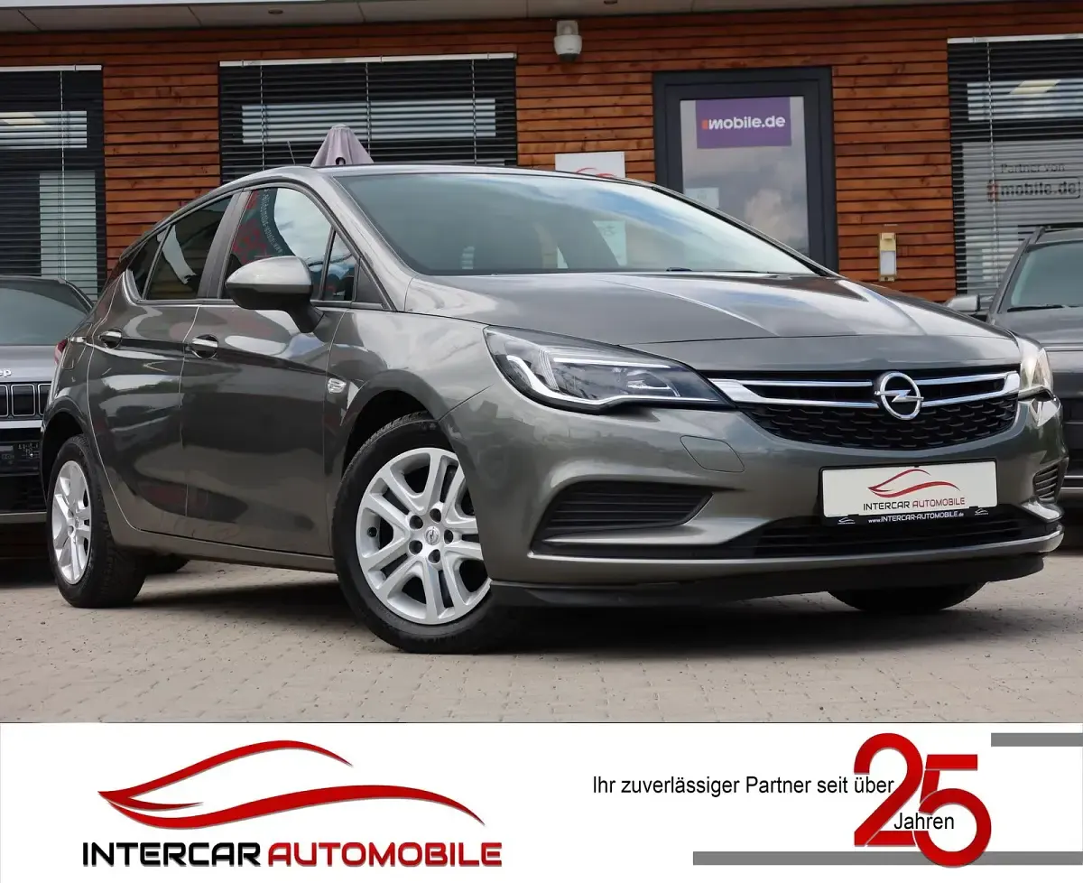 Gebraucht Opel Astra Edition 95 PS (69 kW) 2017