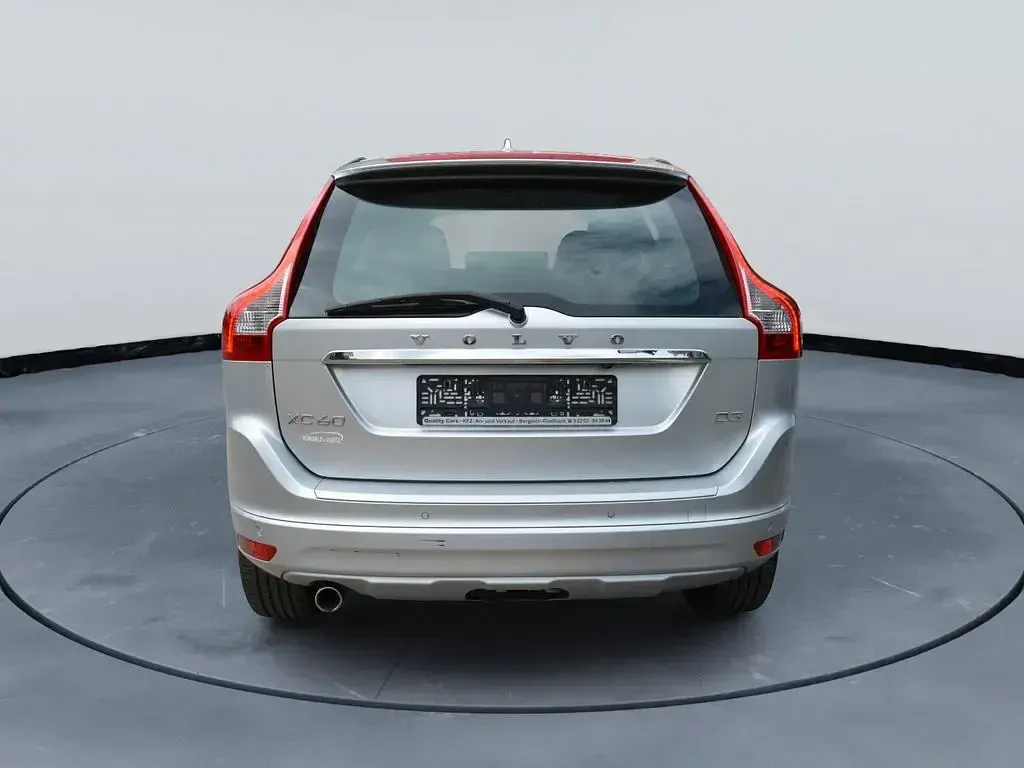 Gebraucht Volvo XC60 Summum 150 PS (110 kW) 2017 Silber SUV