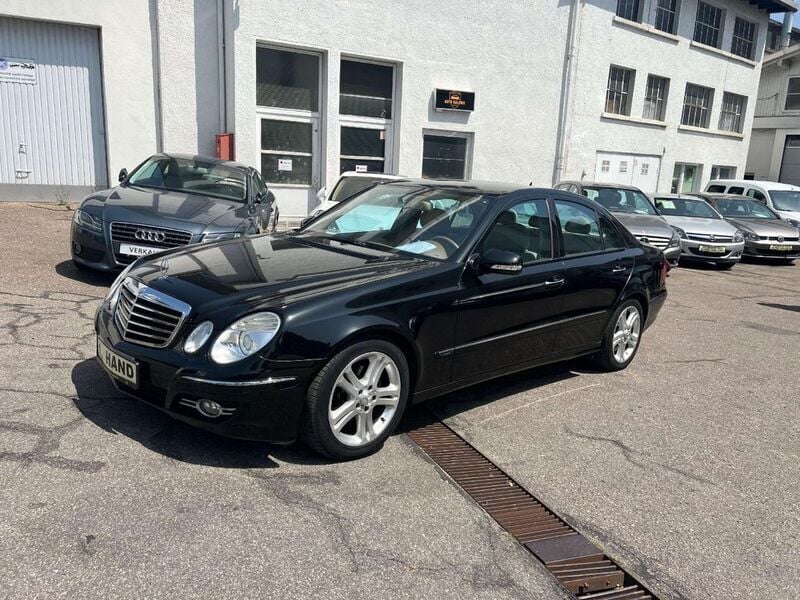 Gebraucht Mercedes E300 211 PS (155 kW) 2008 Obsidianschwarz  metalliclack (metallic) Limousine
