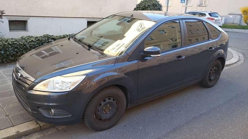 Gebraucht Ford Focus 101 PS (74 kW) 2009 Grau Limousine