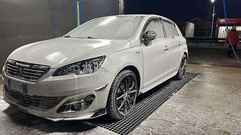 Gebraucht 2017 Peugeot 308 GT-line Limousine | 10.000 € (Fairer Preis) - Bild 1/4