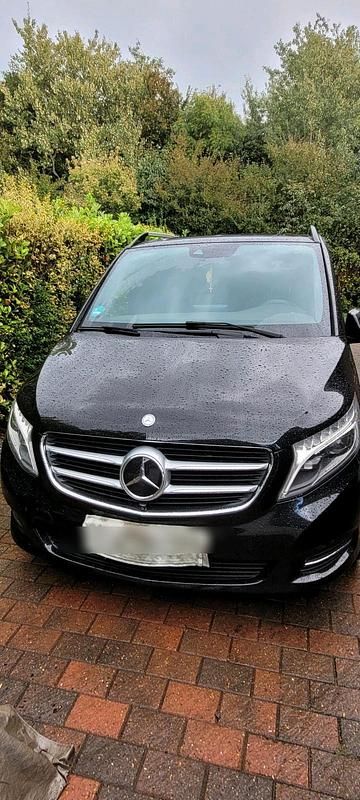 Schwarz Gebraucht 2016 Mercedes V250 Avantgarde Van / Kleinbus | 25.800 € (Superpreis) - Bild 1/4