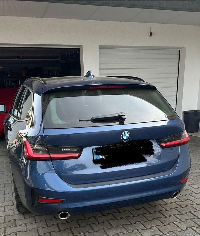 Gebraucht BMW 320 190 PS (139 kW) 2022 Blau Kombi