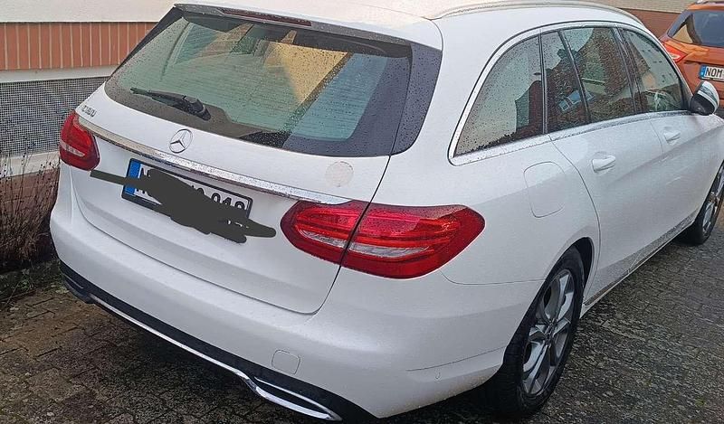 Gebraucht Mercedes 180 155 PS (114 kW) 2018 Weiß Limousine