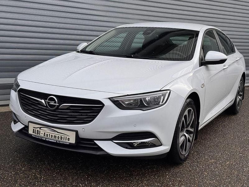 Gebraucht Opel Insignia Selection 136 PS (100 kW) 2018 Weiß Limousine