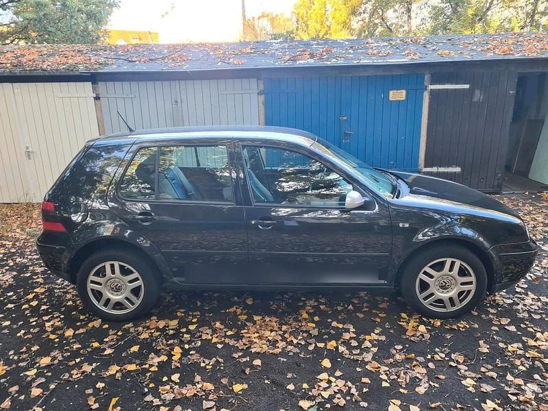 Gebraucht VW Golf IV 101 PS (74 kW) 2000 Schwarz Kleinwagen