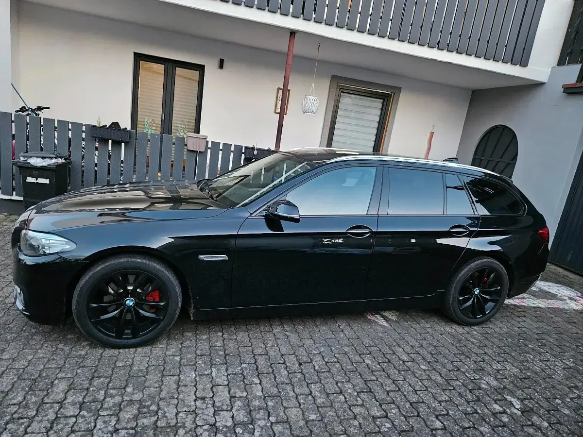 Gebraucht BMW 520 Shadowline 190 PS (139 kW) 2015 Schwarz Kombi