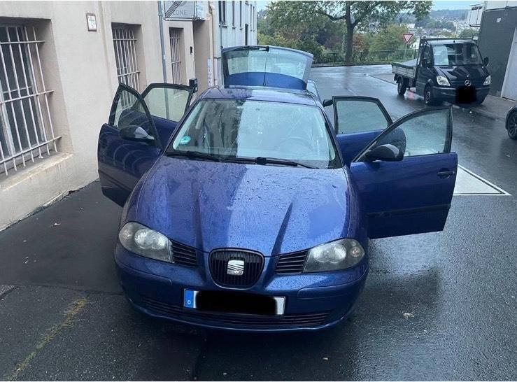 Blau Gebraucht 2002 Seat Ibiza Kleinwagen | 1.250 € (Fairer Preis) - Bild 1/4
