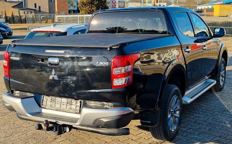Gebraucht Mitsubishi L200 Top 181 PS (133 kW) 2019 Schwarz Abholung