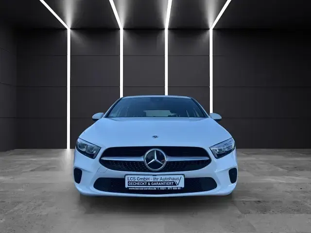 Gebraucht Mercedes A180 136 PS (100 kW) 2022 Weiss Limousine