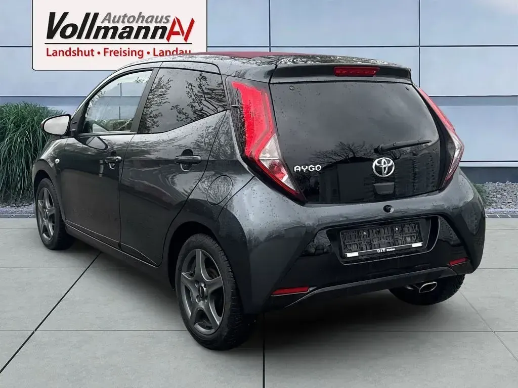 Gebraucht Toyota Aygo X-clusiv 72 PS (52 kW) 2019 Rauchgrau mica Kleinwagen
