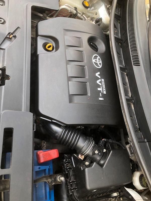 Silber Gebraucht 2007 Toyota Auris Kleinwagen | 4.500 € (Guter Preis) - Bild 1/4