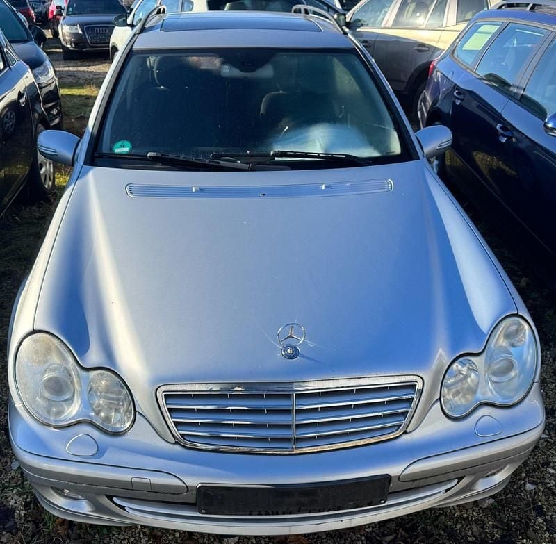 Iridiumsilber Gebraucht 2005 Mercedes C230 Sport Edition Kombi | 2.590 € (Guter Preis) - Bild 1/4