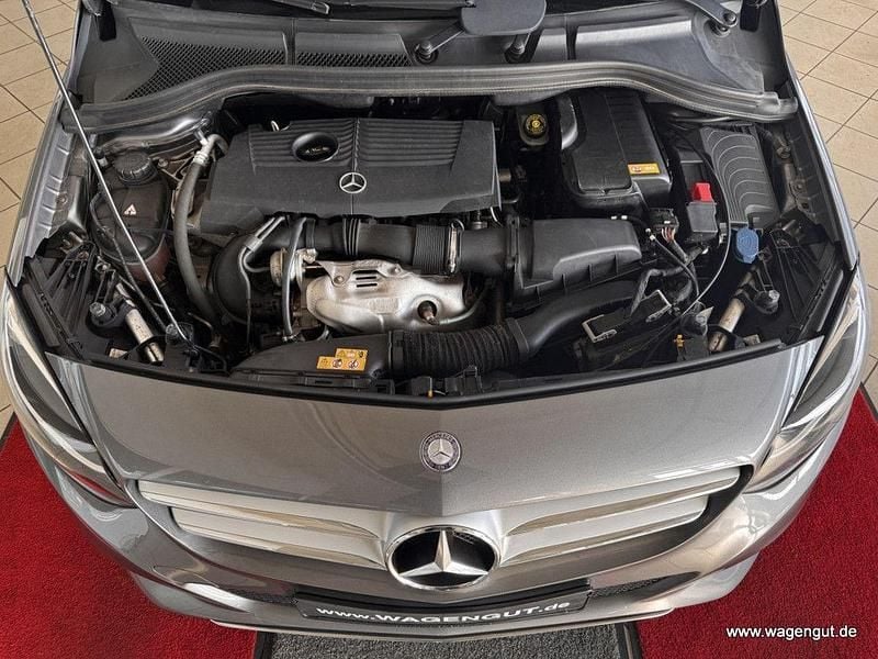 Gebraucht Mercedes B180 122 PS (89 kW) 2015 Grau Van / Kleinbus