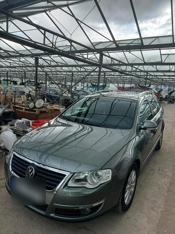 Gebraucht VW Passat S 170 PS (125 kW) 2009 Grün Kombi