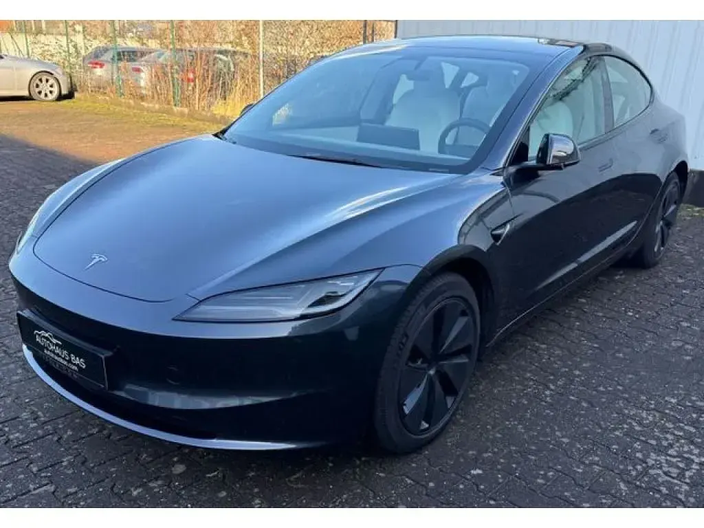Gebraucht Tesla Model 3 Standard Range 208 kW (283 PS) 2024 Grau (metallic) Limousine