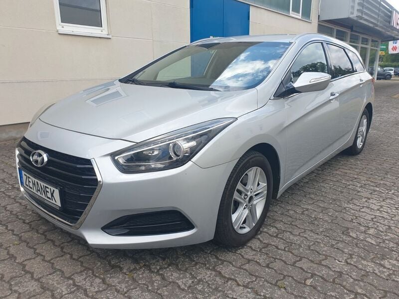 Gebraucht Hyundai i40 Trend 116 PS (85 kW) 2016 Grau Kombi