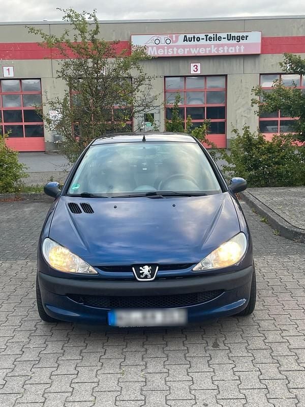 Blau Gebraucht 2004 Peugeot 206 Limousine | 850 € - Bild 1/4