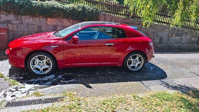 Rot Gebraucht 2008 Alfa Romeo Brera Coupé | 15.600 € (Teuer) - Bild 1/4