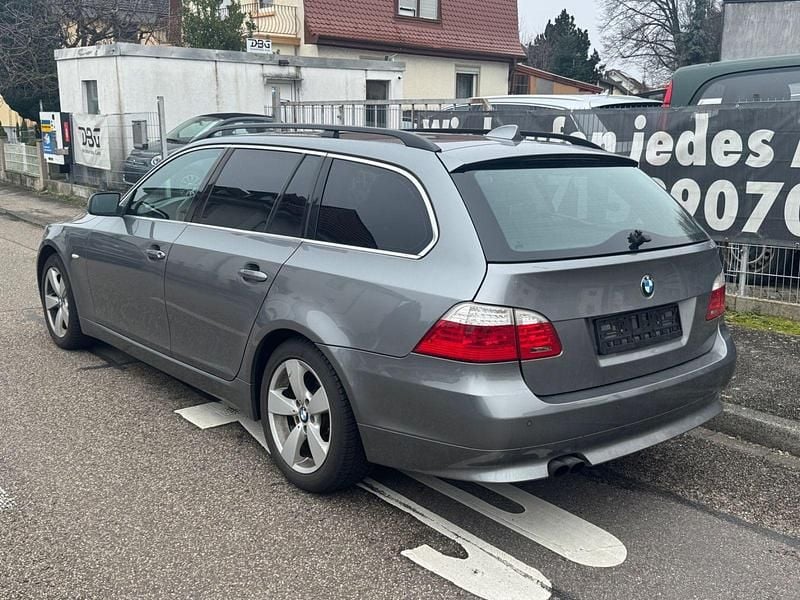 Gebraucht BMW 525 Exclusive 197 PS (144 kW) 2009 Grau Kombi
