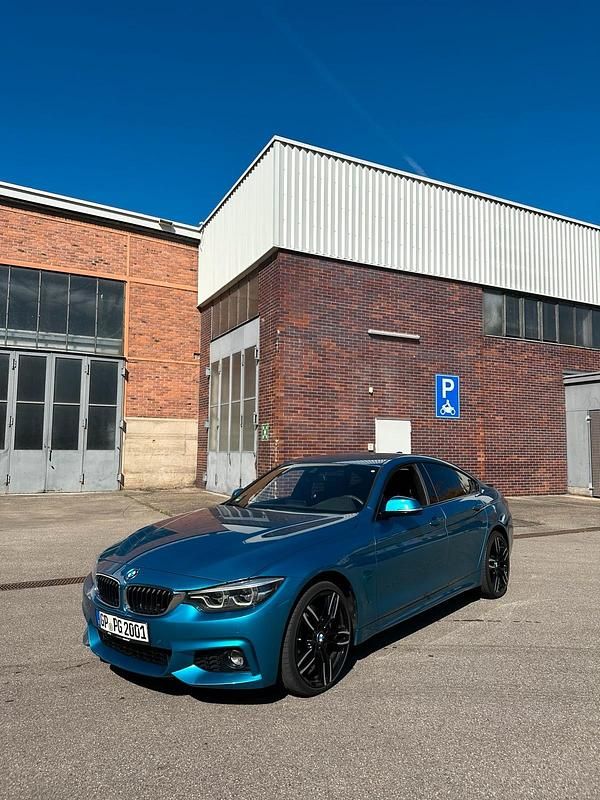 Blau Gebraucht 2017 BMW 430 M Sport Coupé | 25.500 € - Bild 1/4