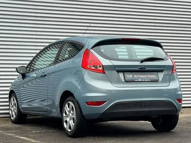 Gebraucht Ford Fiesta Trend 82 PS (60 kW) 2008 Grau Kleinwagen
