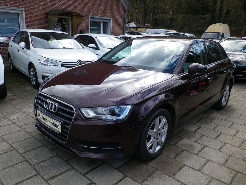 Gebraucht Audi A3 Attraction 122 PS (89 kW) 2013 Weinrot metalik Limousine